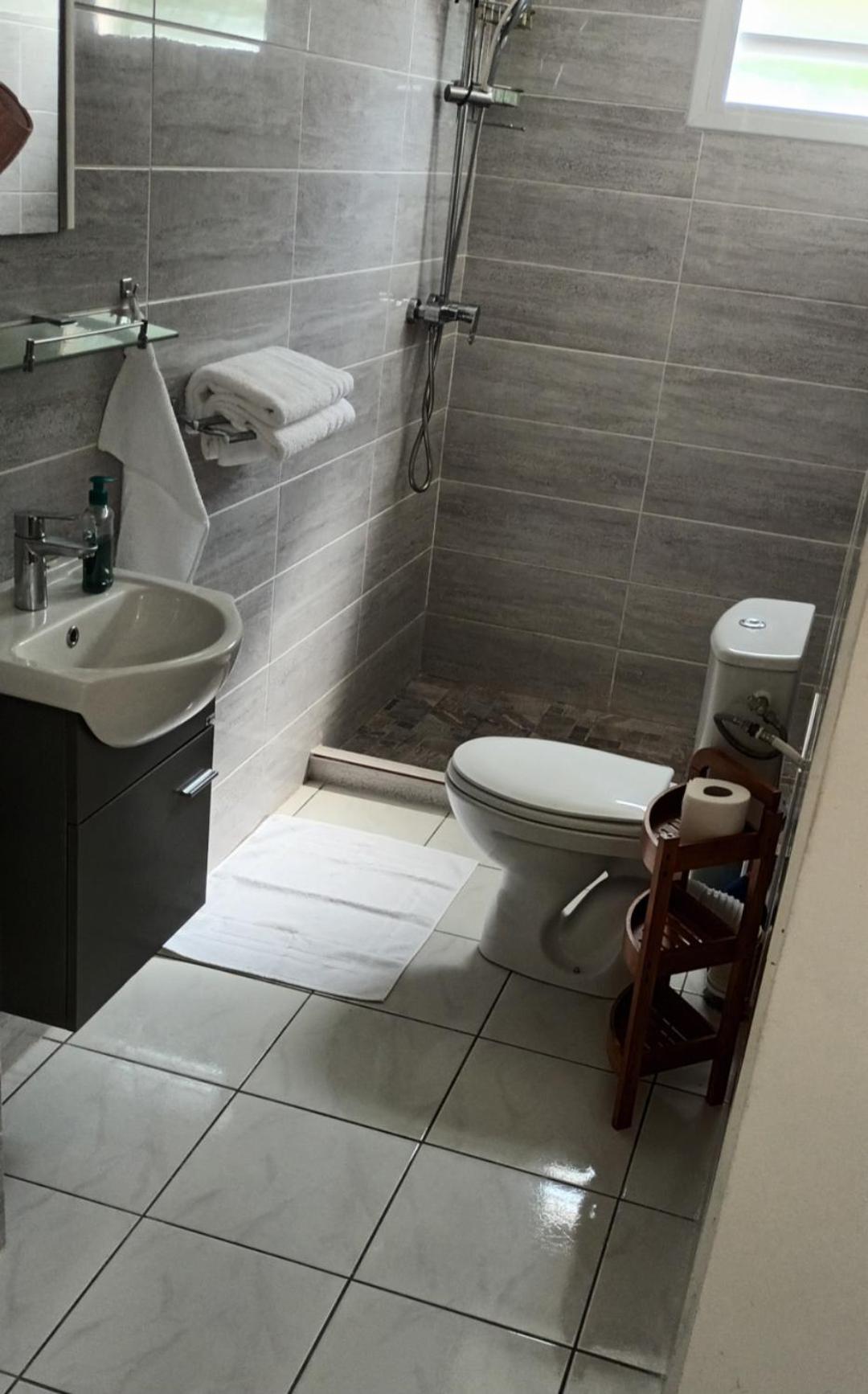 Chambre Climatisee Bouillante Exterior photo